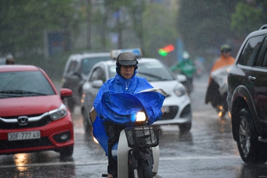 Bắc Bộ và Nam Bộ tiếp tục có mưa dông