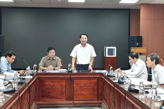 Thẩm tra hồ sơ đề nghị phê duyệt chính sách phát triển nguồn nhân lực lĩnh vực vi mạch bán dẫn, trí tuệ nhân tạo