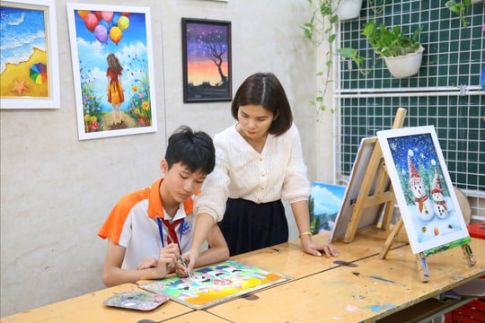 Ươm mầm hội họa nhí từ những gam màu tuổi thơ