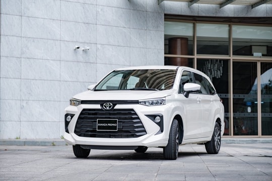 Nhiều xe MPV 7 chỗ giảm giá sâu trong tháng 10