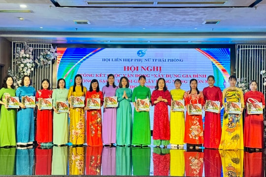 15 năm phụ nữ Hải Phòng bền bỉ xây dựng gia đình '5 không, 3 sạch'