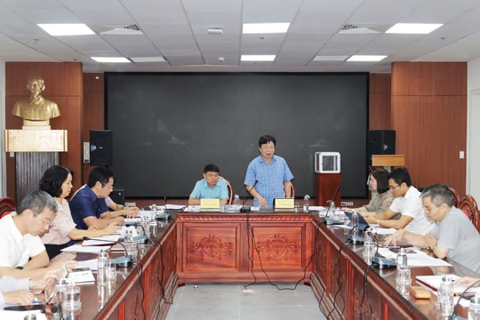 Thẩm tra dự thảo nghị quyết về đất xen kẹt và ưu đãi khoa học - công nghệ