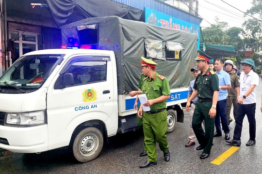 Kiên quyết xử lý vi phạm hành lang an toàn giao thông