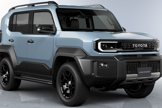 Ra mắt Toyota Land Cruiser FJ: Vẻ ngoài hầm hố, 'ruột' Fortuner