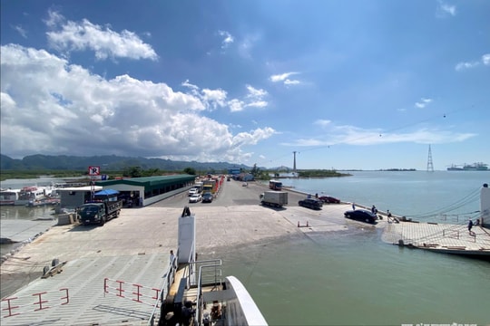 Mong chờ hoàn thành mở rộng bến phà Đồng Bài - Cái Viềng
