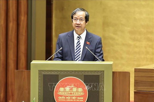 Hoàn thiện hệ thống pháp luật, xây dựng nền giáo dục Việt Nam mở, thực học, thực nghiệp