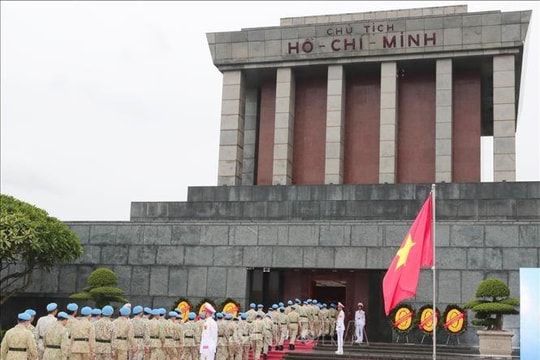 Lực lượng gìn giữ hòa bình Việt Nam báo công dâng Bác