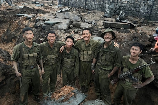 Ấn tượng 'Mưa đỏ' và 'Tử chiến trên không'