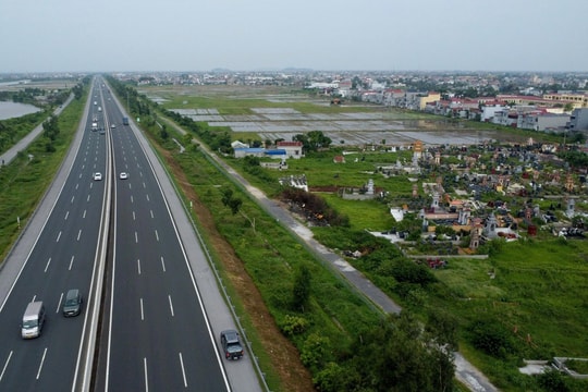 Vướng mắc khi di dời mồ mả trong giải phóng mặt bằng