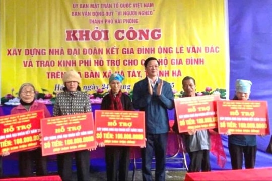 Xây nhà 'Đại đoàn kết' giúp gia đình khó khăn ở xã Hà Tây ổn định cuộc sống