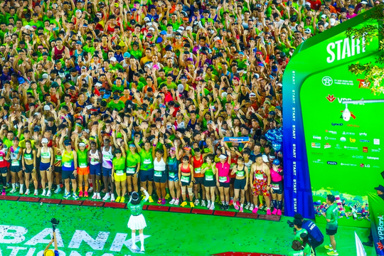 Hơn 11.000 vận động viên tham dự giải chạy VPBank Hanoi International Marathon 2025