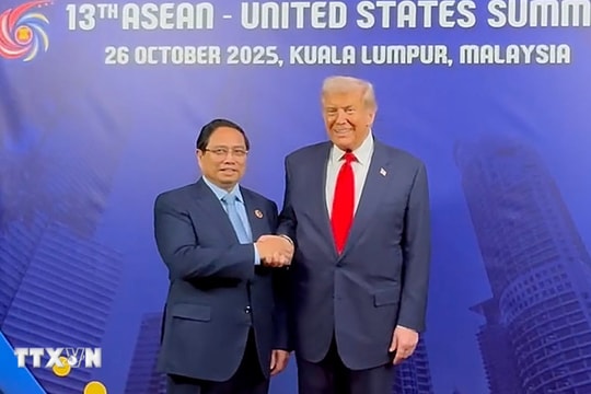 Thủ tướng Phạm Minh Chính gặp Tổng thống Hoa Kỳ Donald Trump