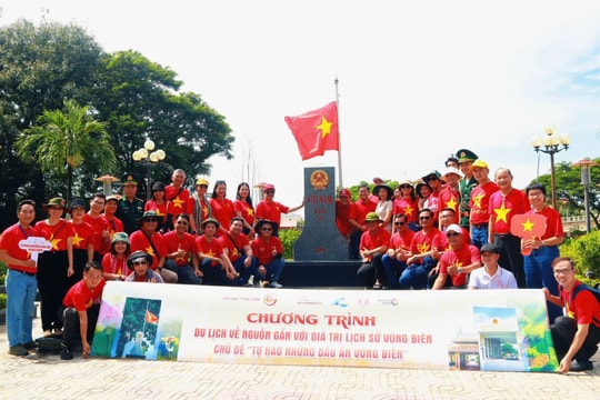 'Dấu ấn vùng biên' - Hành trình ấn tượng tham quan cột mốc biên giới