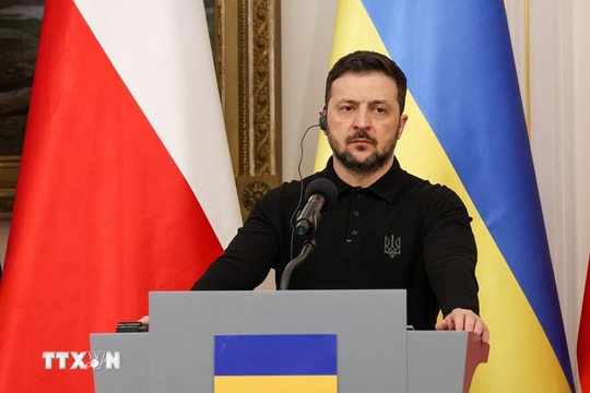 Ukraine tuyên bố sẵn sàng đàm phán hòa bình nhưng không nhượng bộ lãnh thổ