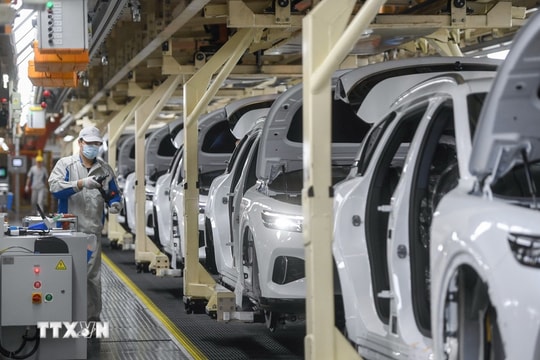 Trung Quốc loại xe ô tô điện khỏi danh mục ngành chiến lược trong kế hoạch 5 năm