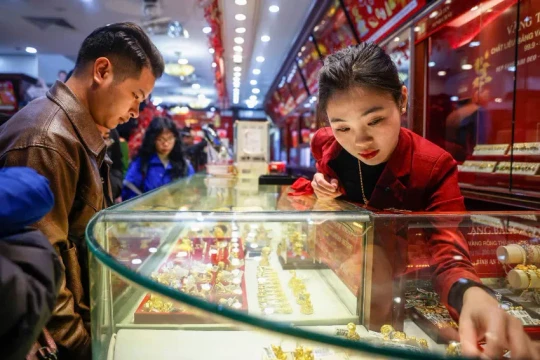 Giá vàng xuống ngưỡng 169 triệu đồng một lượng