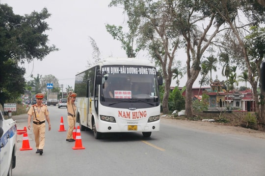Hải Phòng kiểm tra, xử lý xe tải biển trắng 'núp bóng' kinh doanh vận tải