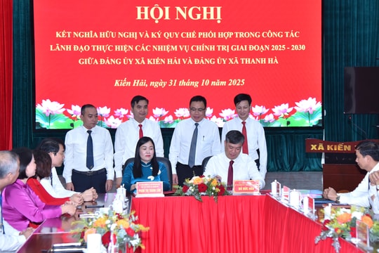Đảng ủy 2 xã Kiến Hải, Thanh Hà phối hợp toàn diện