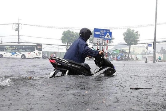 Không khí lạnh liên tục tăng cường, miền Trung tiếp tục mưa lớn