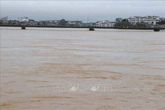 Hơn 54.000 nhà dân thành phố Huế vẫn bị ngập