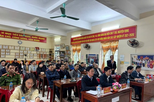 Đồng chí Phó bí thư Thành ủy Phạm Văn Lập dự sinh hoạt chi bộ thôn Nhân Lập, xã Tân Minh