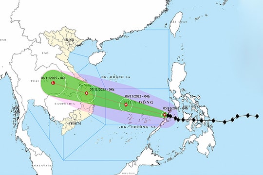 Bão Kalmaegi đi vào Biển Đông, có khả năng mạnh thêm