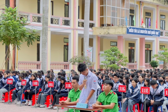 Phiên toà giả định xét xử vi phạm giao thông tại Trường THPT Thanh Bình