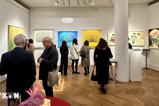 Hội họa Việt Nam tỏa sáng tại Tuần lễ nghệ thuật châu Á London