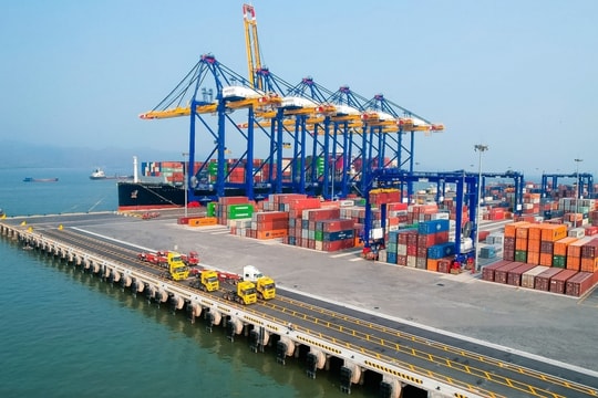 Việt Nam xuất siêu 19,56 tỷ USD trong 10 tháng