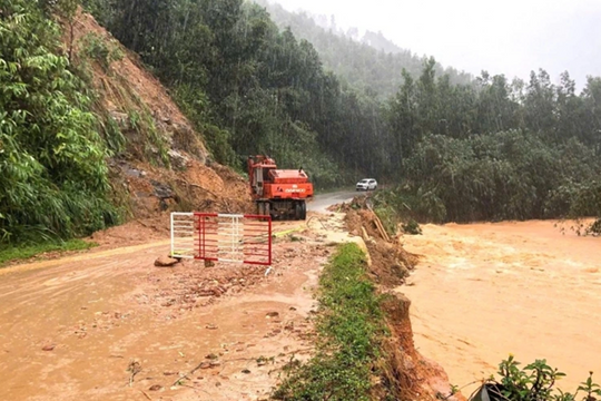Mưa lớn diện rộng từ Thanh Hóa đến Lâm Đồng, cảnh báo nguy cơ lũ quét và sạt lở