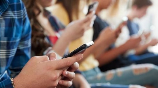 Đan Mạch cấm trẻ em dưới 15 tuổi sử dụng mạng xã hội