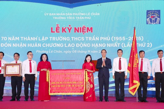 Tran Phu Secondary School receives 2nd first-class Labor Order
