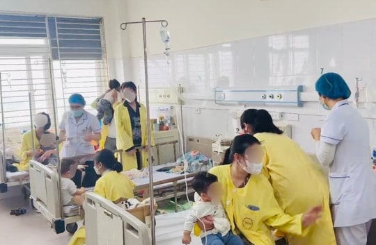 Nhiều trẻ nhỏ nhập viện vì mắc cúm A, cảnh báo nguy cơ biến chứng nặng