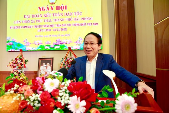 Bí thư Thành ủy Lê Tiến Châu dự Ngày hội Đại đoàn kết toàn dân tộc tại xã Phú Thái
