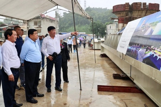 Phó Thủ tướng kiểm tra tiến độ thực hiện dự án cao tốc Tuyên Quang - Hà Giang