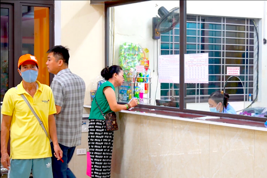 Lượng khách mua vé tháng chuyến tàu tây - đông Hải Phòng cao gấp 5 lần sau giảm giá