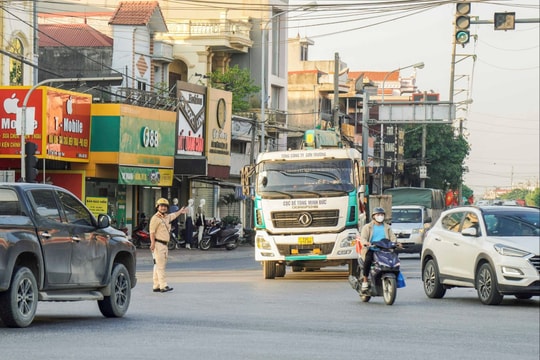 Xóa “điểm đen” tai nạn giao thông từ ý thức người dân