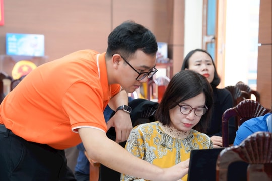 FPT School Hải Phòng phối hợp tập huấn 'Day of AI Vietnam' cho gần 100 giáo viên phường Đồ Sơn