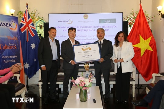 Người Việt tại Australia chung tay sẻ chia với đồng bào lũ lụt trong nước