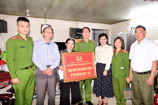 Công an Hải Phòng lan tỏa phong trào 'Nâng bước em đến trường'