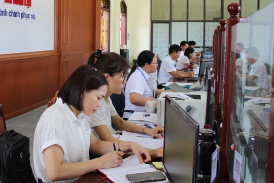 Cần khuyến khích cán bộ có năng lực về làm việc ở cấp xã