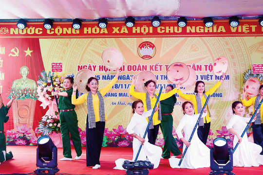 Kết nối sức mạnh toàn dân, chăm lo người nghèo