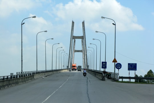 Phân luồng giao thông phục vụ sửa chữa cầu Kiền