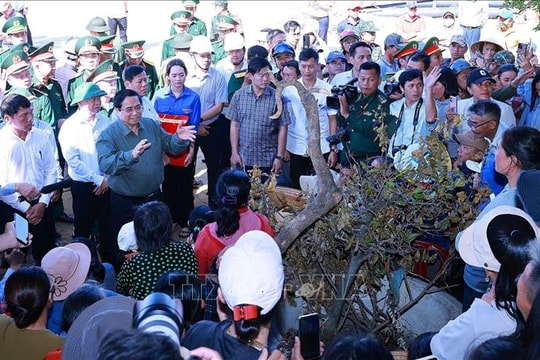 Thủ tướng Chính phủ yêu cầu tập trung khôi phục sản xuất kinh doanh, ổn định đời sống nhân dân sau bão lũ​