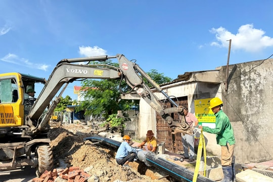 Thi công đường trục cấp nước tại xã Tân Minh vượt tiến độ hơn 1 tháng