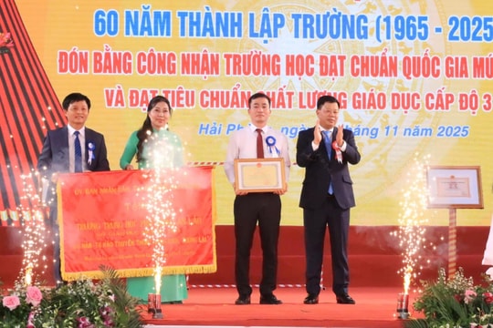 Trường THPT An Lão đón bằng công nhận trường chuẩn quốc gia mức độ 2
