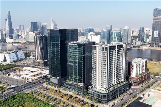 Không thể chậm chân trong cuộc đua tài chính toàn cầu