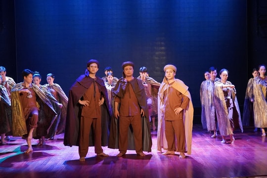 Hai liên hoan - hai 'phép thử' cho sân khấu