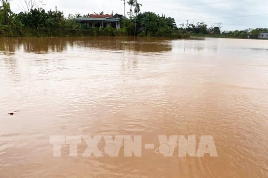 Mưa lũ làm 14 người chết, mất tích và nhiều thiệt hại tại các địa phương