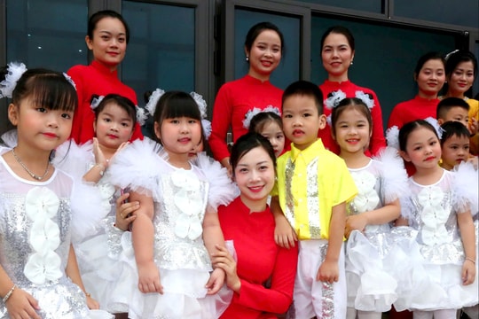 Quan tâm nhà giáo - bồi đắp 'gốc rễ' cho khát vọng phát triển